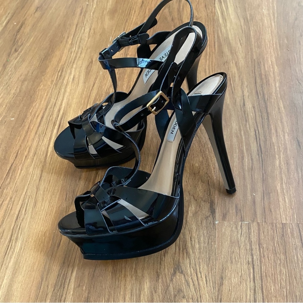 Steve Madden Black Patent Kismit Platform Heels